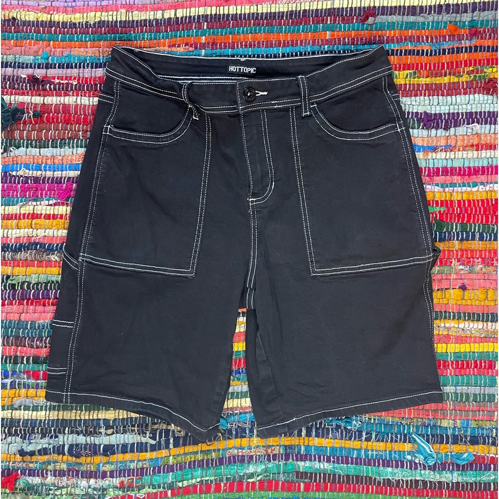 Hot topic shorts !
